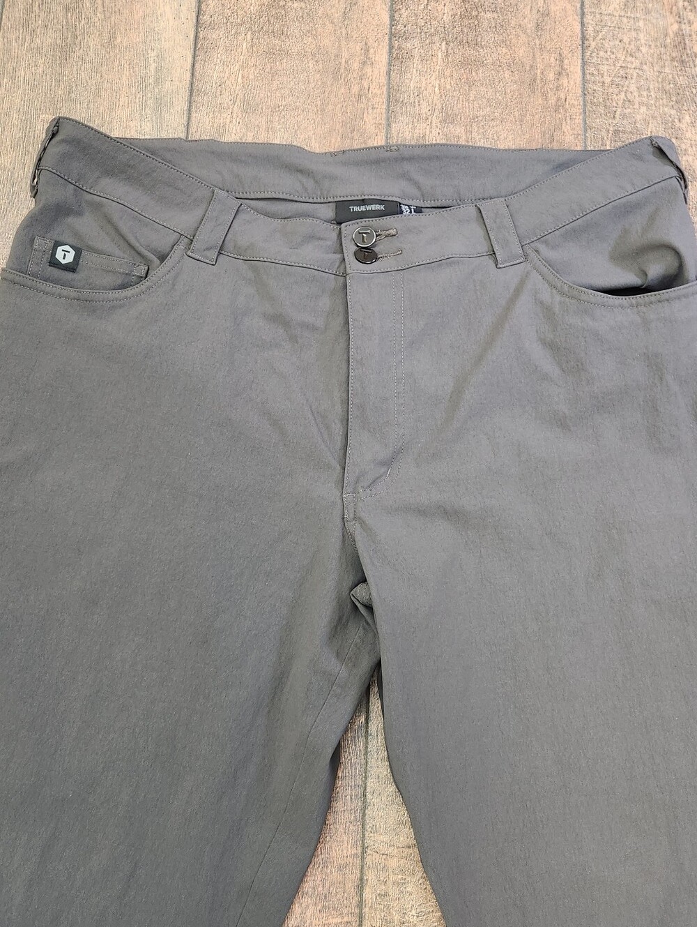 TRUEWERK Tech Pants Mens 38x32 Grey Cargo Stretch Workwear Utility Technical - Picture 2 of 9